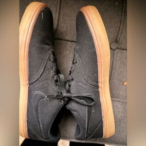 Nike Men's Black Sneakers with Brown Accents